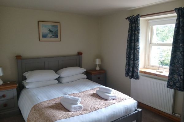 Double-Bedroom-R.jpg